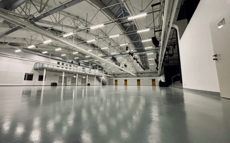 Saal Empty 1